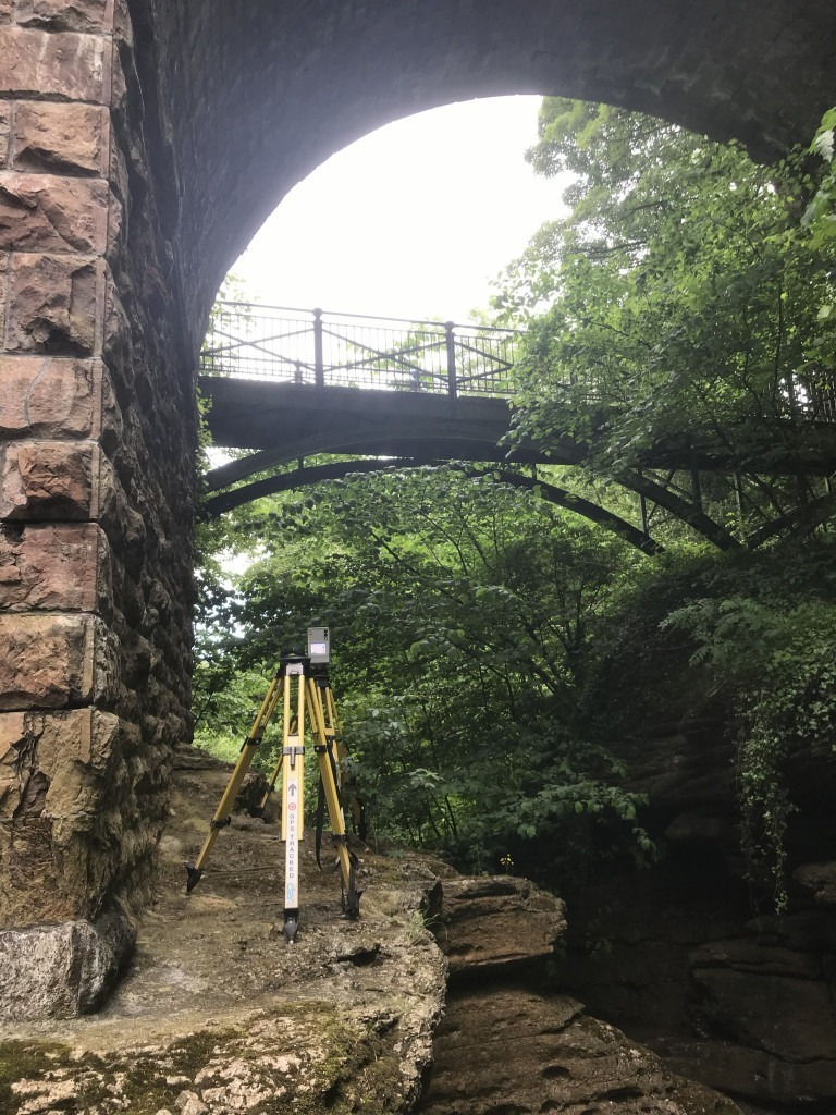 3D scanning under a viaduct with a parallel footbridge